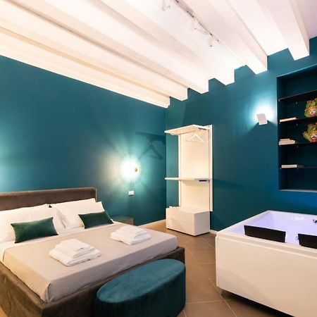 Carlo Suite Apartments Con Vasca Idromassaggio 팔레르모 외부 사진